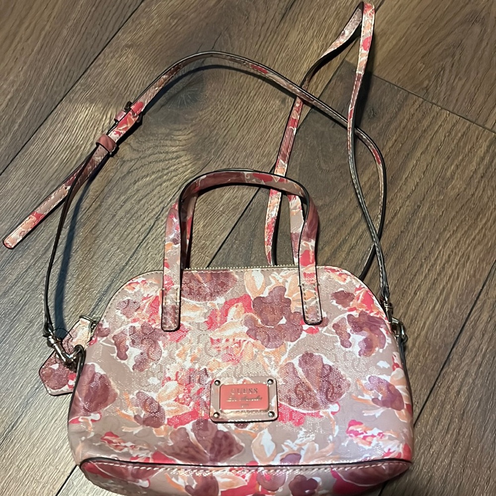 Guess crossbody purse